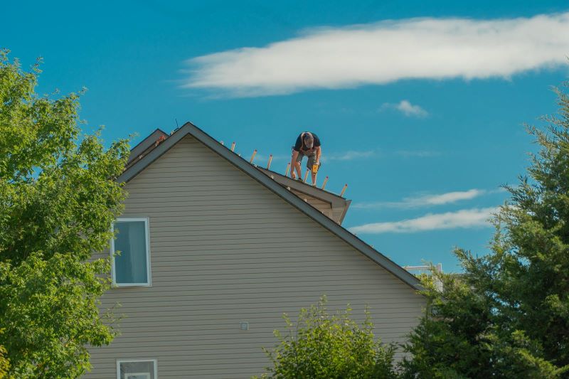 How to Secure Your Roof Memorial Day Storm Prep